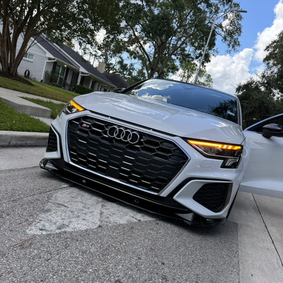 Audi A3 S-Line und S3 8Y Carbon Stil Frontlippe (2020-2023)