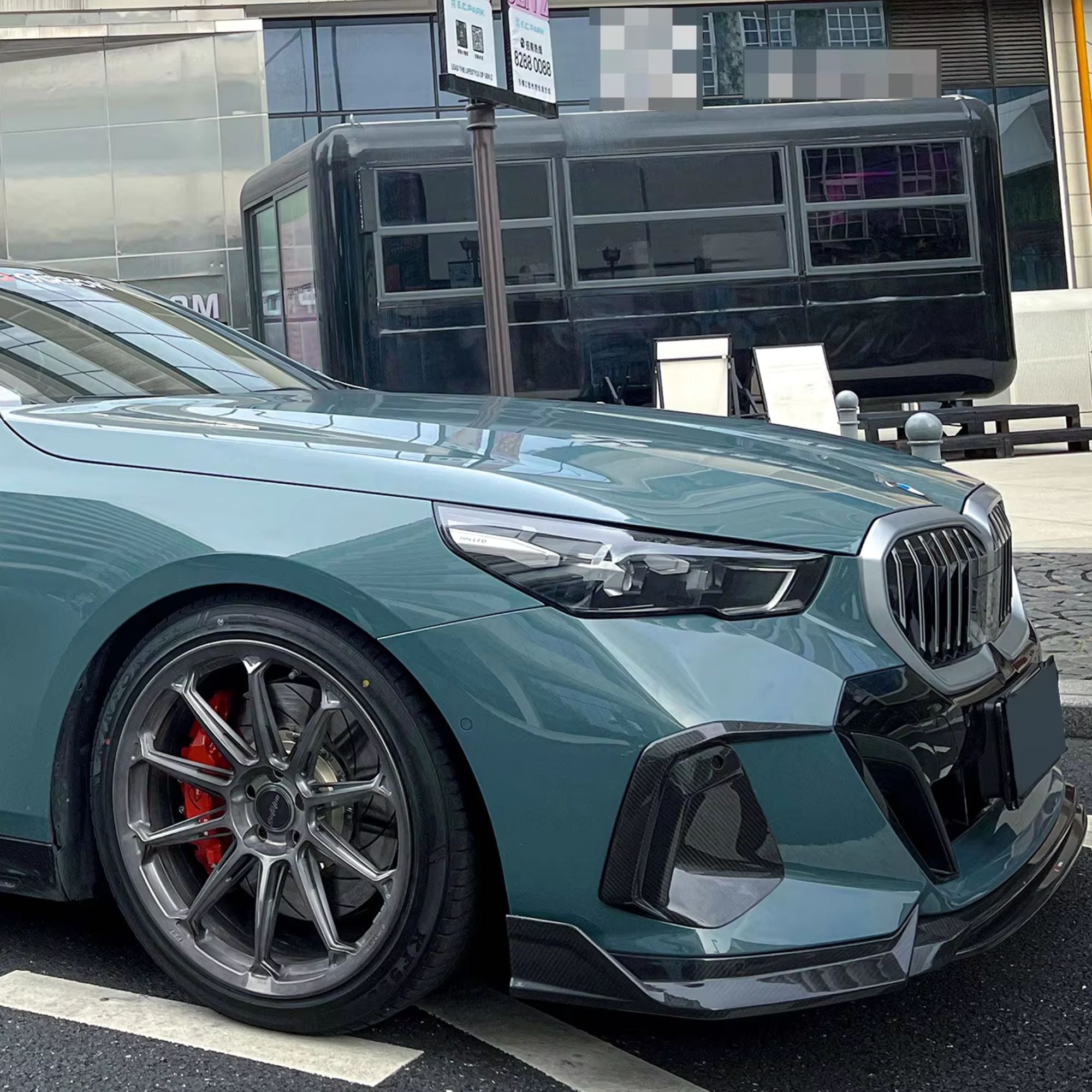 BMW Série 5 G60 G61 Carbone Pré-imprégné Style Tk Lame avant par OPTIC (2024+)