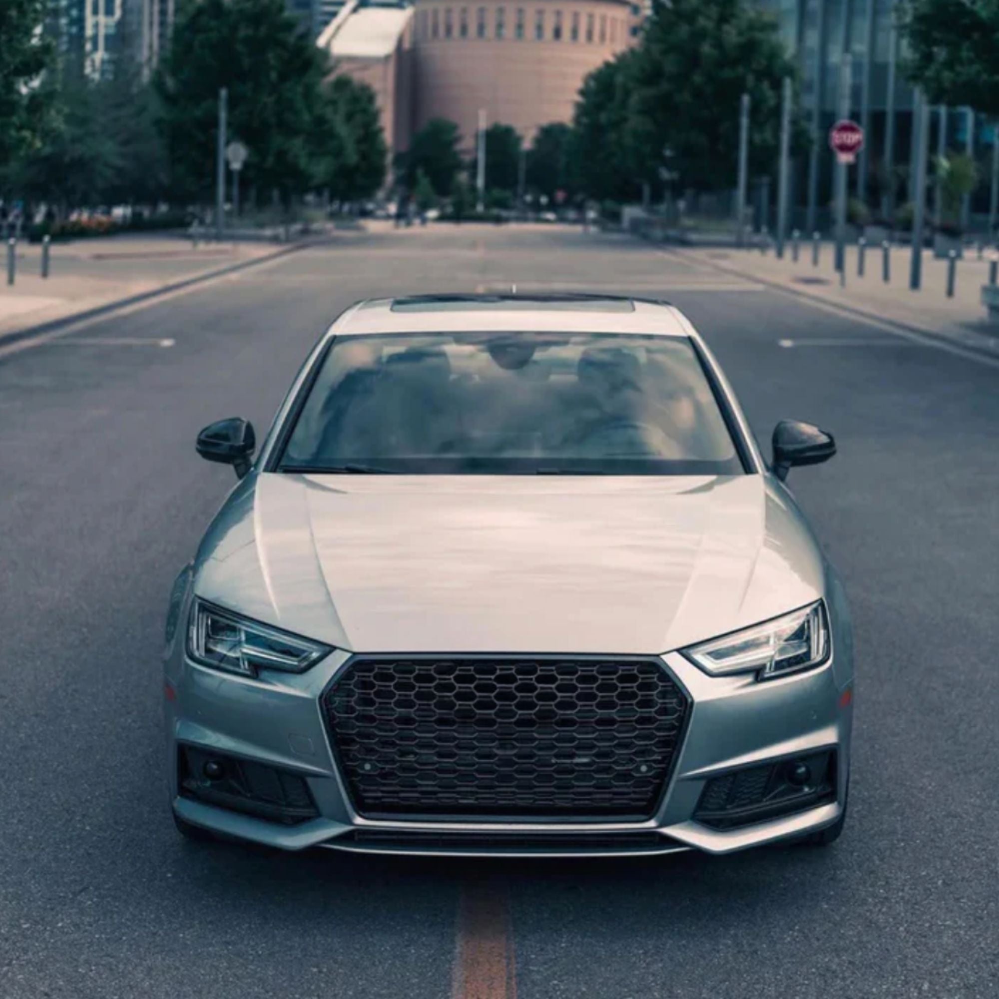 Calandre nid d’abeille noire brillante style RS4 pour Audi A4/S4 B9 (2016-2019)