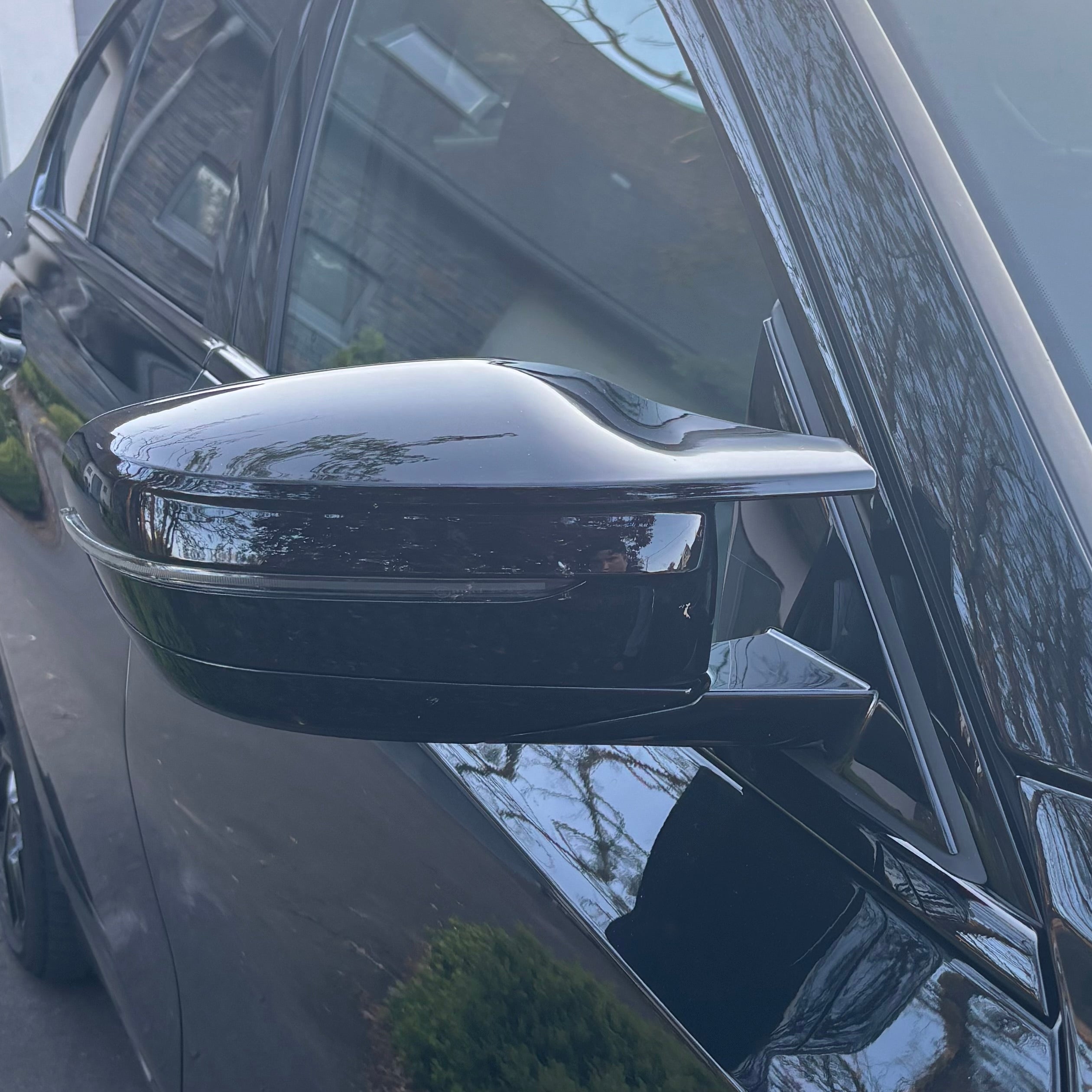 BMW 2er, 3er, 4er, 5er G42, G20, G22, G26, G30 Hochglanz schwarze M-Stil Spiegelkappen (2017+)