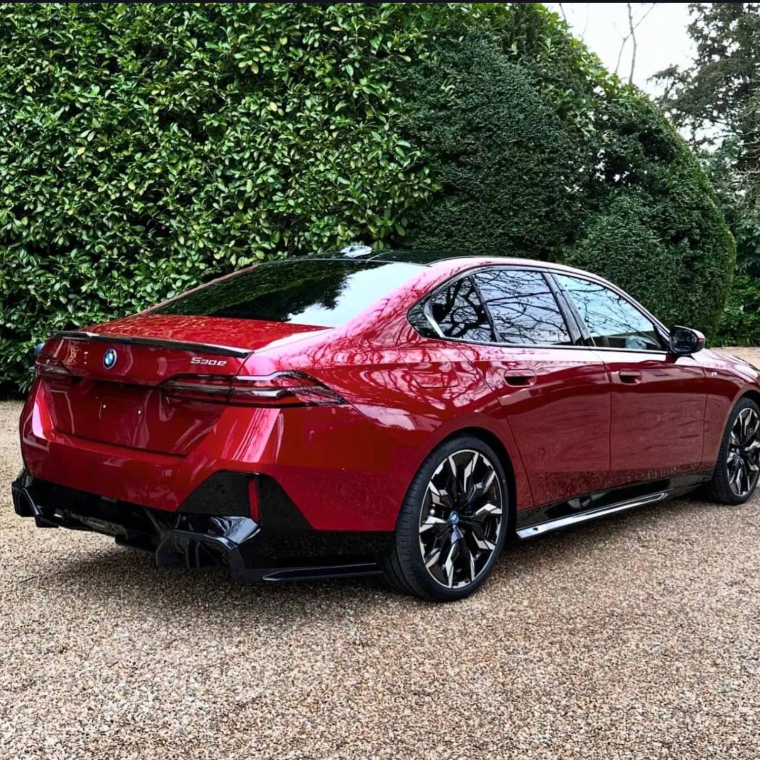 BMW Série 5 G60 G61 Carbone Pré-imprégné Style Mp Extensions de bas de caisse par OPTIC (2024+)