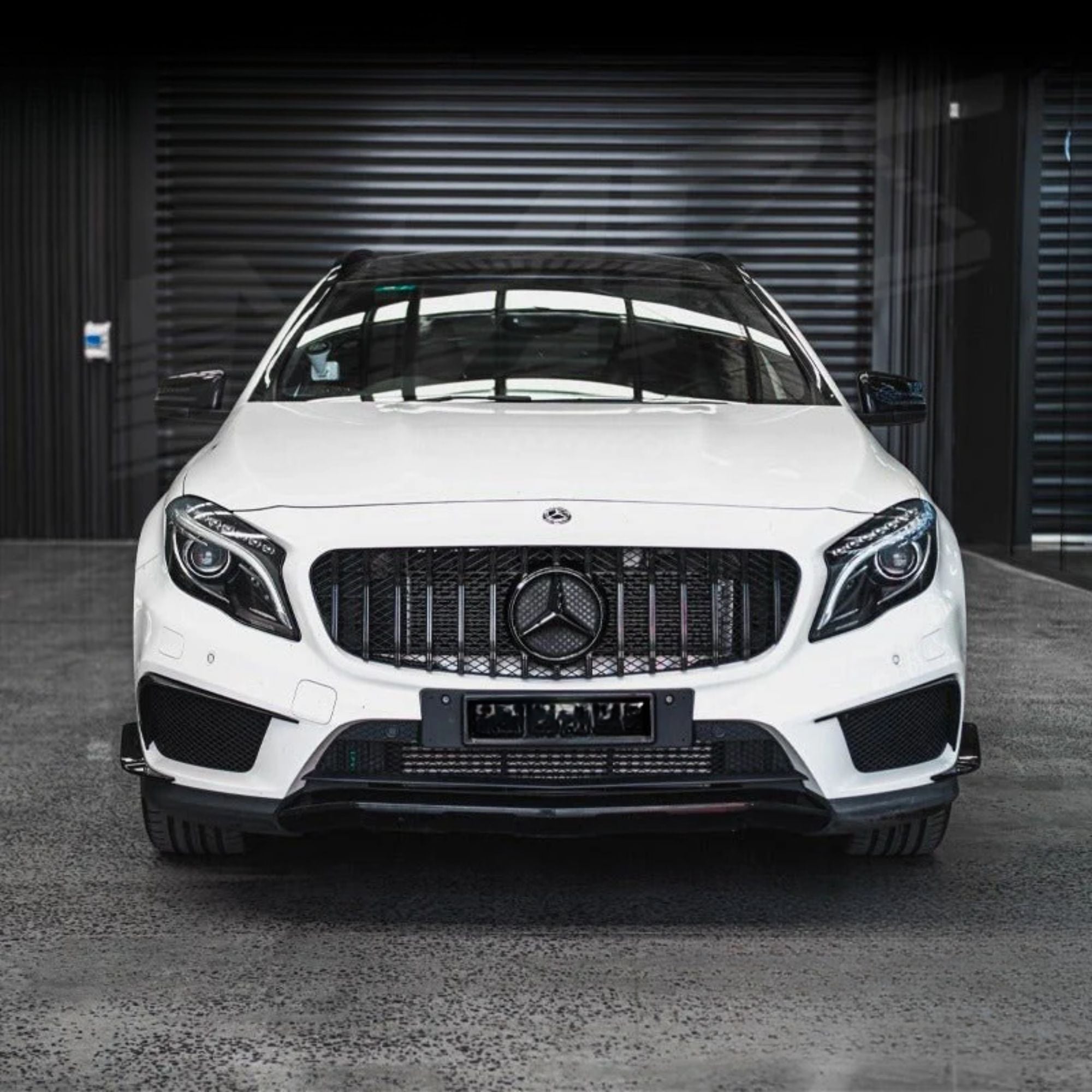Calandre Panamericana GT Style noire brillante pour Mercedes GLA X156 (2014-2017)