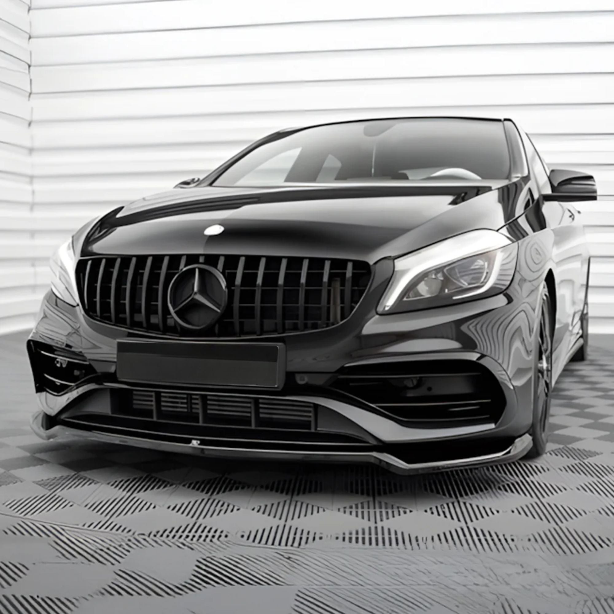 Mercedes A-Klasse W176 Facelift Hochglanz Schwarze Panamericana GT Style Grill (2016-2018)